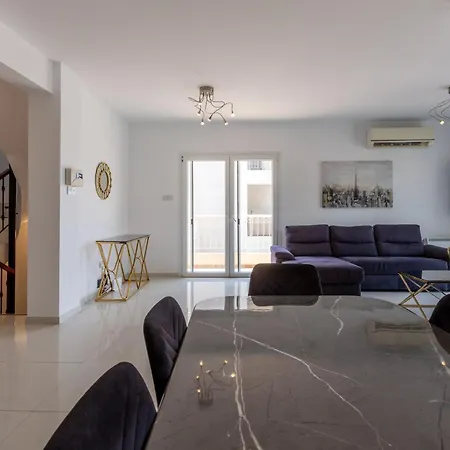 Spacious 5br Mouttagiaka With Pool, Near * Limasol