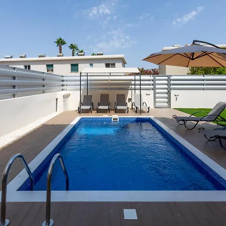 Spacious 5br Mouttagiaka With Pool, Near * 利马索尔