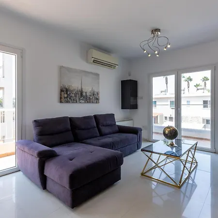 Spacious 5br Mouttagiaka With Pool, Near *