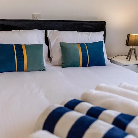 Spacious 5br Mouttagiaka With Pool, Near Villa
