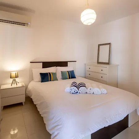 Spacious 5br Mouttagiaka With Pool, Near Villa